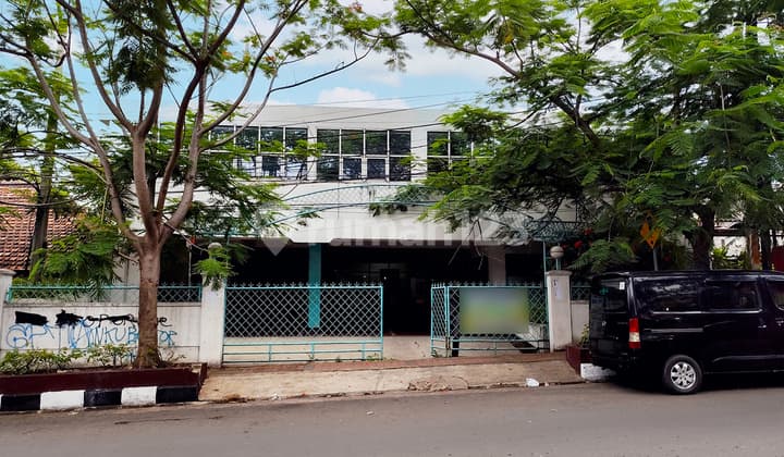 Ruang Usaha 2 Lantai Sangat Luas Cocok Untuk Bisnis di Pusat Kota