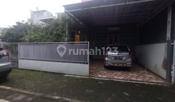 Rumah Bagus Kinclong 2 Lantai Di Pusat Kota Cianjur