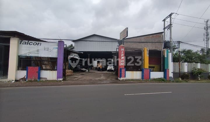 Toko Bangunan Masih Beroprasi Menguntungkan di Cibeber Cianjur