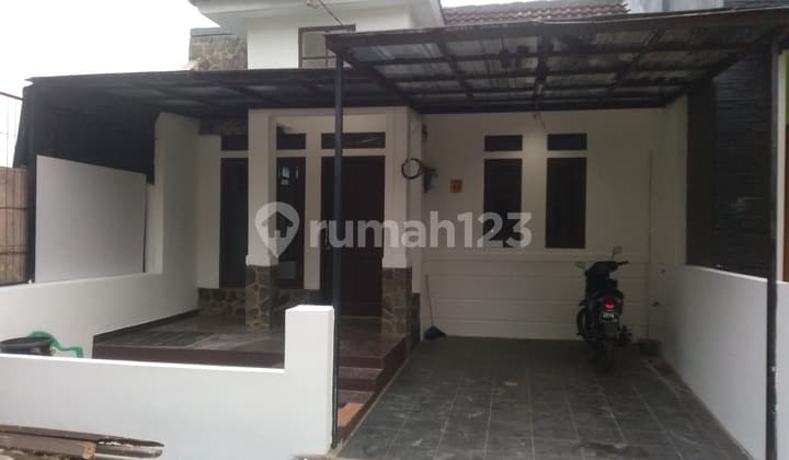 Rumah Bagus Semi Furnish Siap Huni Lokasi Strategis