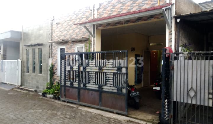 Rumah Bagus Siap Huni di Perumahan Akses Angkutan Umum