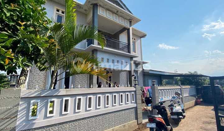 Rumah Bagus 2 Lantai Siap Huni Semi Furnish