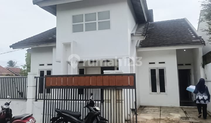 Rumah Bagus 2 Lantai Siap Huni dekat Pusat Kota Cianjur