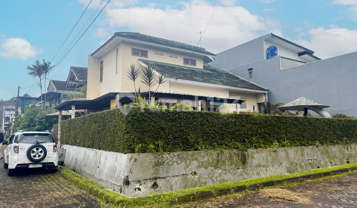 Villa Siap Huni Suasana Asri di Villa Green Apple