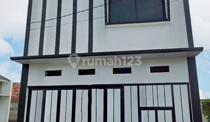 Rumah Modern 2 lantai berada di Pusat Kota Cianjur