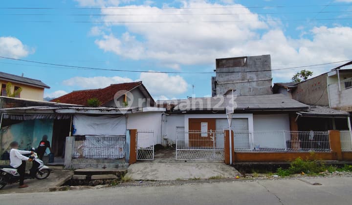 Ruang Usaha 3 Lantai Cocok Untuk Bisnis di Jl. Raya Mariwati