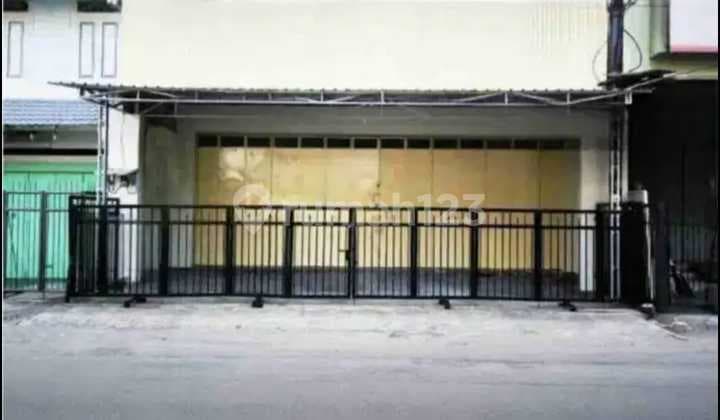 Ruang Usaha Strategis Dekat Pasar Gede Solo, Akses Kontainer.