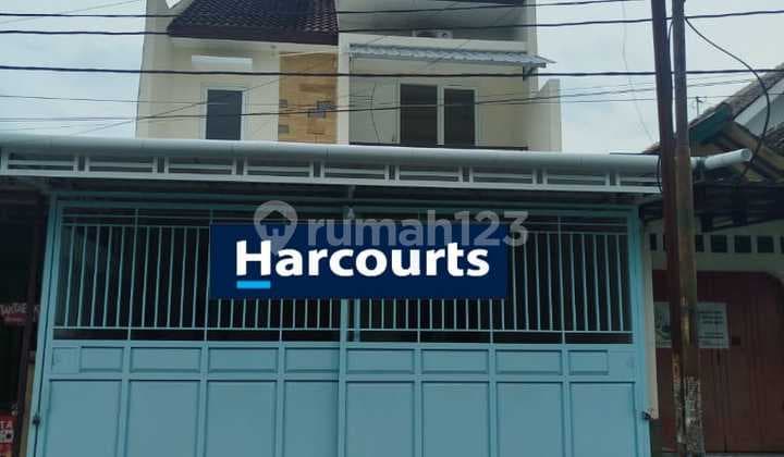 Rumah Bagus 2 Lantai Strategis Siap Pakai Cocok U/Rumah Tinggal & Usaha Lainnya.