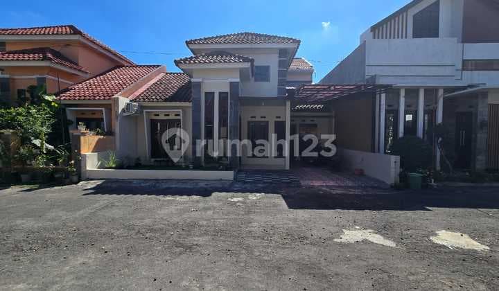 Dijual Rumah Bagus Siap Pakai di Lokasi Cluster Colomadu Solo