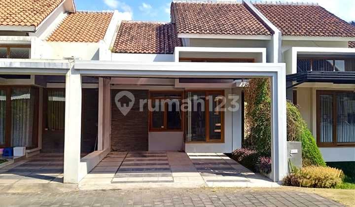 Rumah Bagus Siap Pakai( Full Furnished )