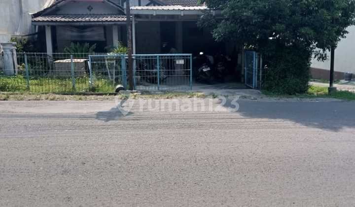For Sale Land-Sized House on Provincial Road Mojosongo-Strategic Business Location!