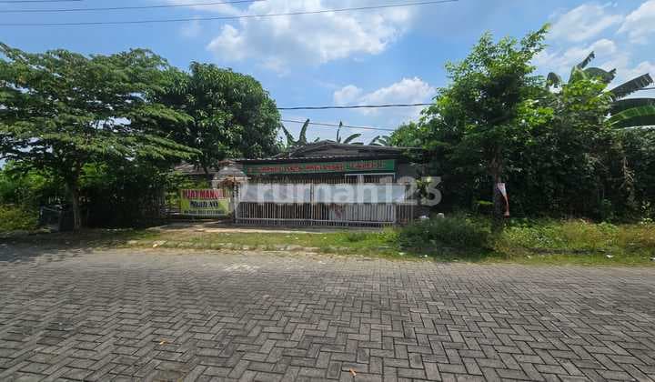 Tanah Kavling Siap Bangun di Jalan Viena Utama ( Boulevard ) Solo Baru.