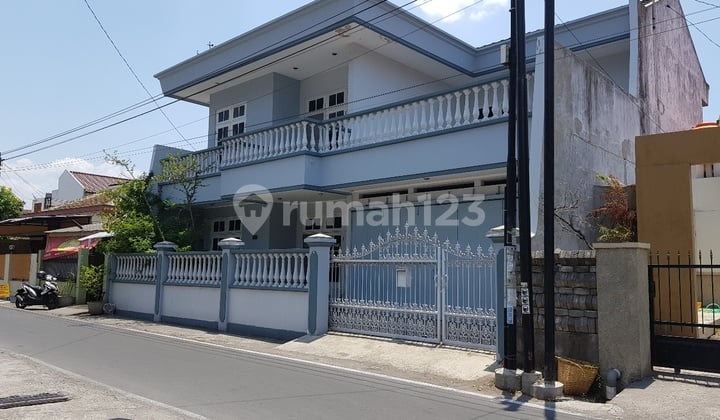 Rumah Luas Di Tengah Kota Solo