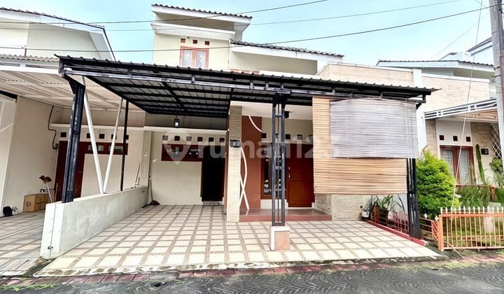 Rumah Bagus 2 Lantai Perumahan Cluster di Colomadu Solo