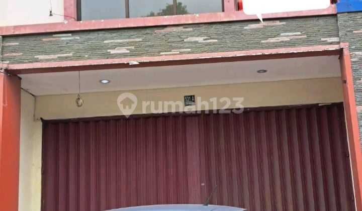 3-Story Ready-to-Use Shop House Location Laweyan 3-Story Ready-to-Use Shop House Location Laweyan