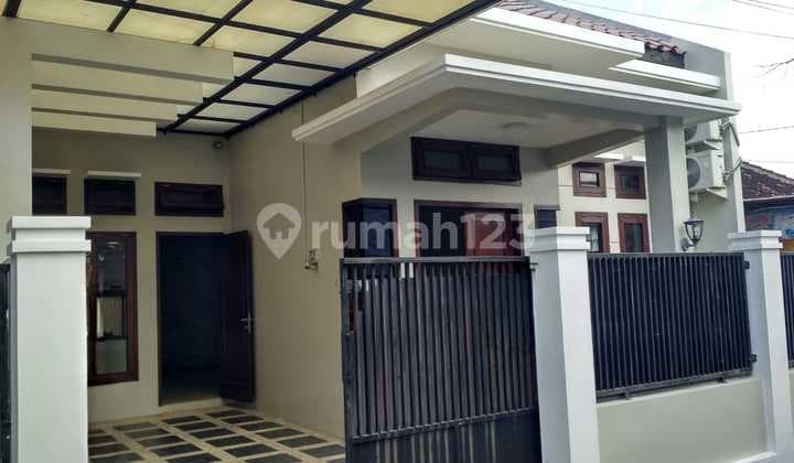 Strategic House Ready to Occupy Near Mojosongo Gas Station & Dr. Oen Hospital - Jebres Solo