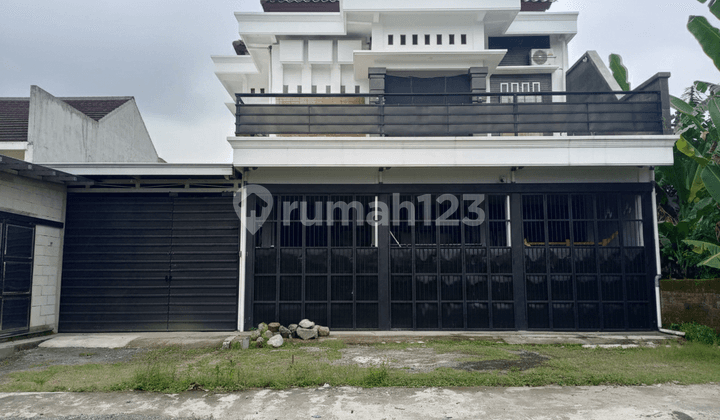 Rumah Nyaman dengan Lahan Luas di Dagen Jaten Karanganyar Solo