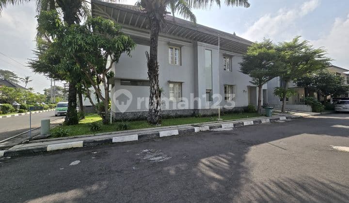 Luxury Mansion With Private Pool - Lorin Residence, Colomadu