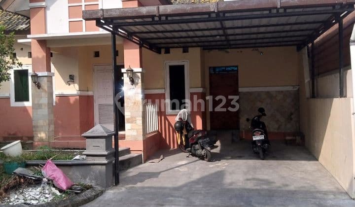 Ready-to-occupy housing cluster at Jl. Letjen Sutoyo, Mojosongo, Solo.