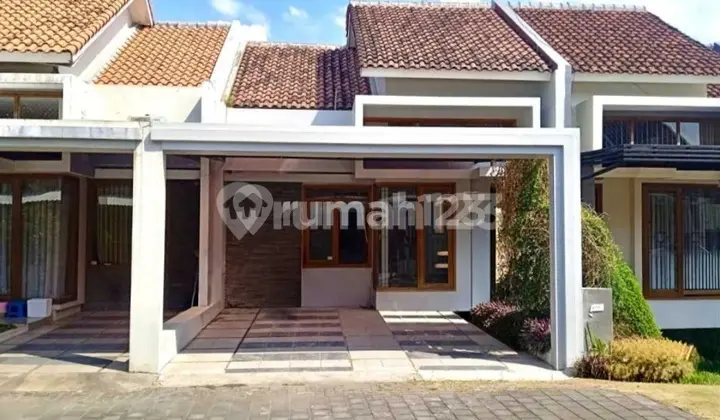 Nice House Ready to Live In Fully Furnished in Elite Cluster in Pabelan Near Colomadu