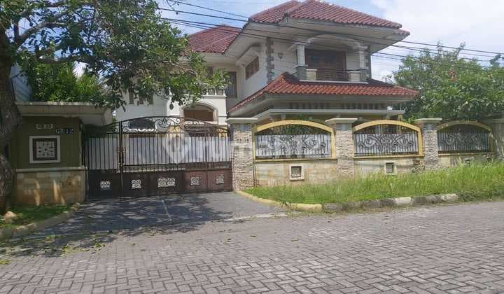 Rumah Mewah 2 Lantai Siap Huni di Perumahan Elite Solo Baru