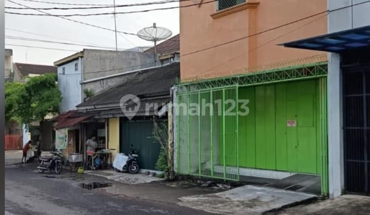 Ruko Siap Huni 3 Lantai Dekat Alun - Alun Gladag dan Jalan Slamet Riyadi, Solo