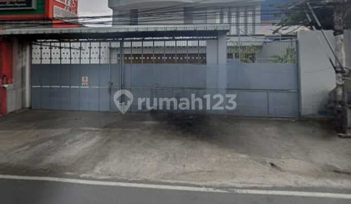 Strategic Warehouse or Business Space or Office on Veteran Street Tipes Serengan Solo