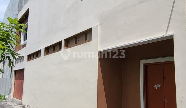 Rumah 2 Lantai Bagus Bersih Terawat Tengah Kota di Banjarsari, Solo