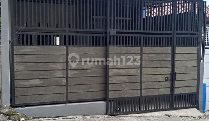Rumah Minimalis Modern Siap Huni di Cluster di Mojosongo, Solo