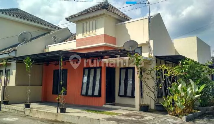 Rumah Cluster Bagus Full Furnished Siap Huni dengan Lingkungan yang Nyaman di Banjarsari Solo