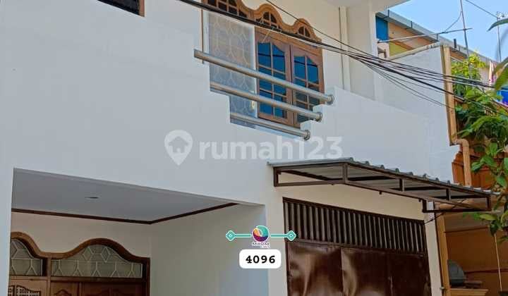Dijual Rumah Bagus 3 Lt di Medan Satria Bekasi