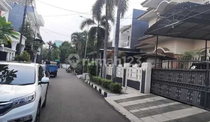 Dijual Rumah Bagus 2 Lt di Pulomas Utara Jakarta Timur