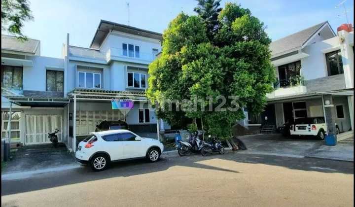 Rumah Elite 2 Lt Dengan Swimming Pool Dekat Mall Alam Sutera