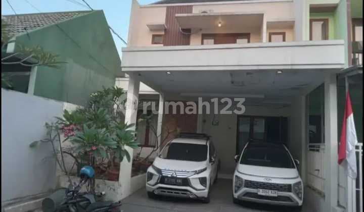 Rumah 2 Lt Lokasi Bagus 5 Langkah Ke Mall Grand Galaxy Park