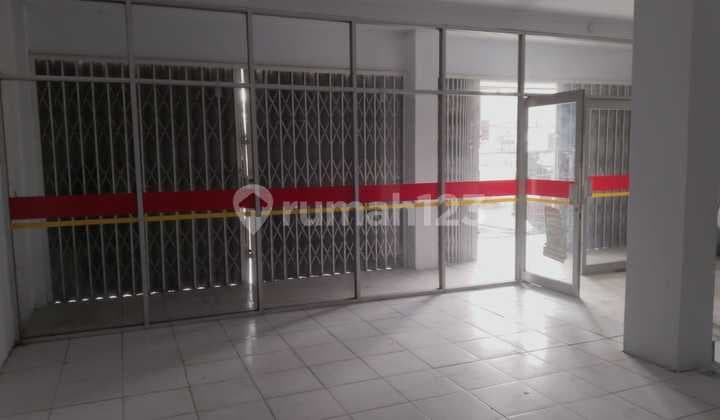 Ruko 4 Lantai Lokasi Bagus dekat Stasiun Kebayoran