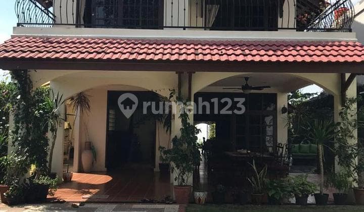 Bebas Banjir, Rumah, 2 Lantai, HGB, Siap Huni