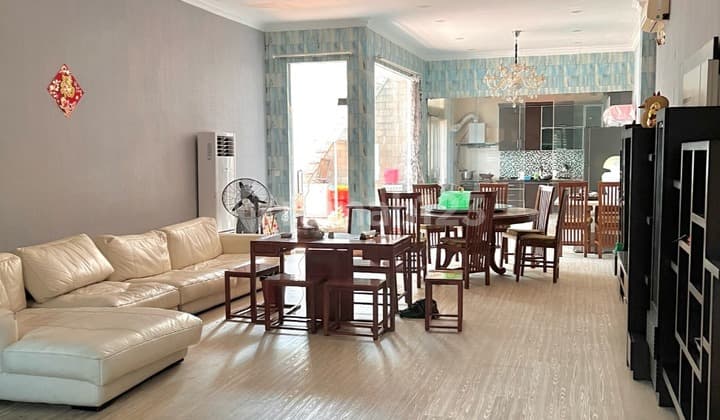 Rumah pik sangat siap huni ukuran 10 x25 full renovasi 2.5 lantai