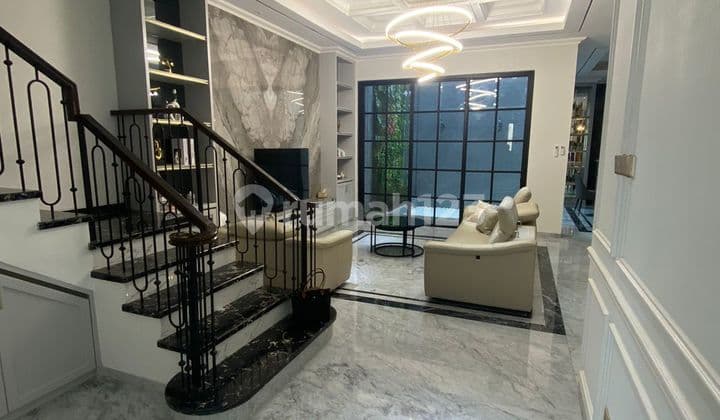 4-Story House in Crown Golf Boulevard Pik