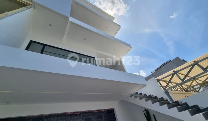 Rumah Brand New 3 Lantai di Pluit Sakti, Jakarta Utara