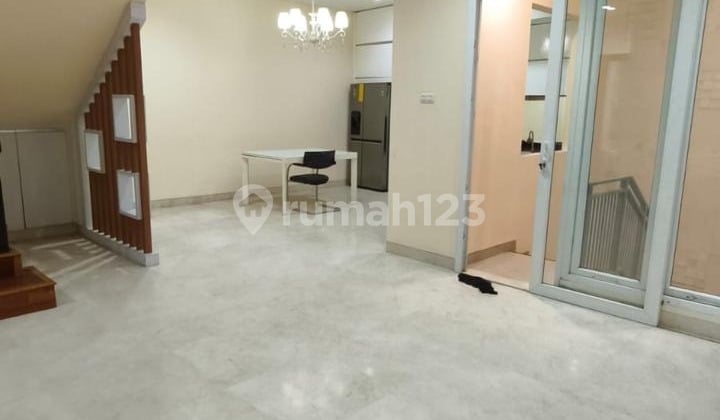 Disewakan Rumah Siap Huni di Layar Permai PIK