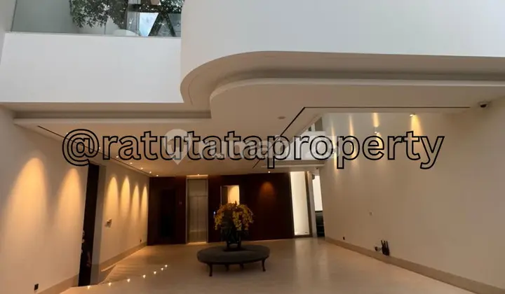 Rumah Mewah di Pantai Indah Kapuk. Siap Huni Full Furnish