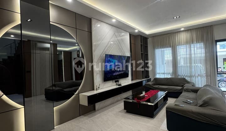 New Super Luxurious House for Sale in Garden House PIK. Size 8x17m, 3 floors.