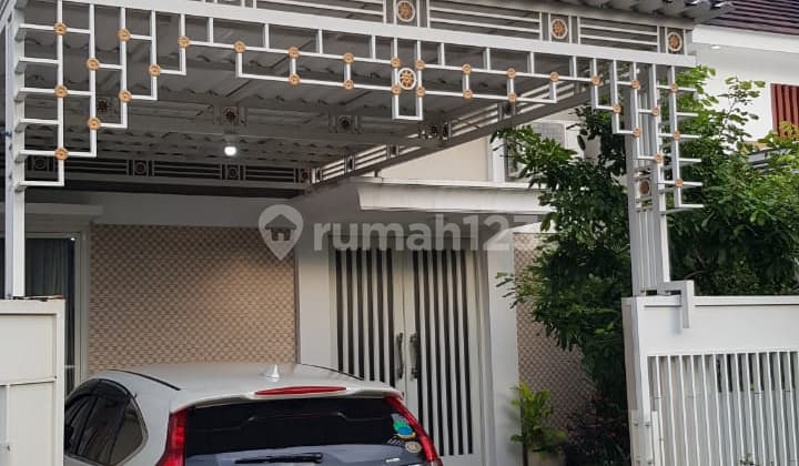 Rumah 2 Lantai Bagus Semi Furnished SHM di Bukit Tengger Regency, Surabaya