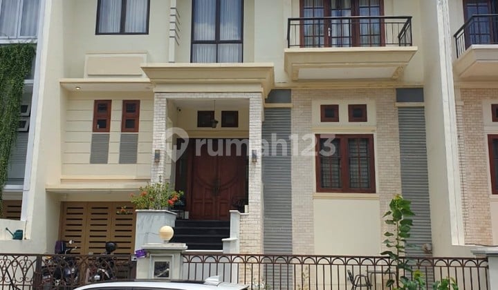 Rumah bagus rapih siap huni di green garden residence, 0041 erd