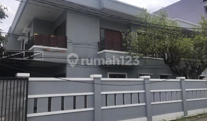 Rumah Siap Huni Kondisi Bagus Rapih di Daerah Kedoya, 0033 Erw