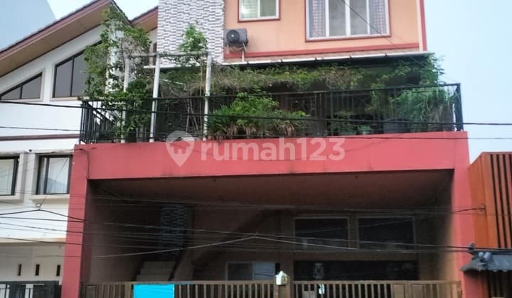 Rumah bagus siap huni di Taman Surya 3, 0012 BudErd
