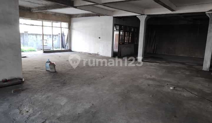 Jual.rumah Tua Hitung Tanah Di Muara Karang