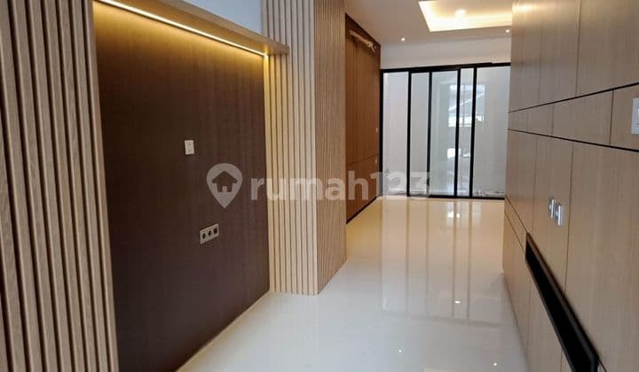 Rumah Minimalis Uk 5X20m di Muara Karang Pluit,Row Jalan Lebar