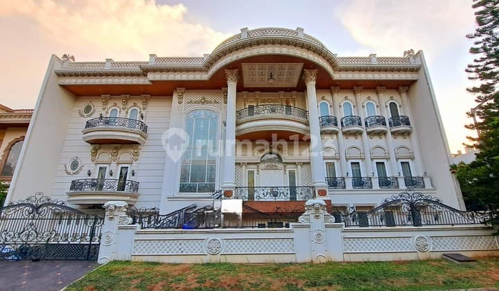 TURUN HARGA, RUMAH MEWAH BESAR DI ANCOL,LUAS 20X30 3LANTAI, SEMI FURNISH JARANG ADA, BISA KPR