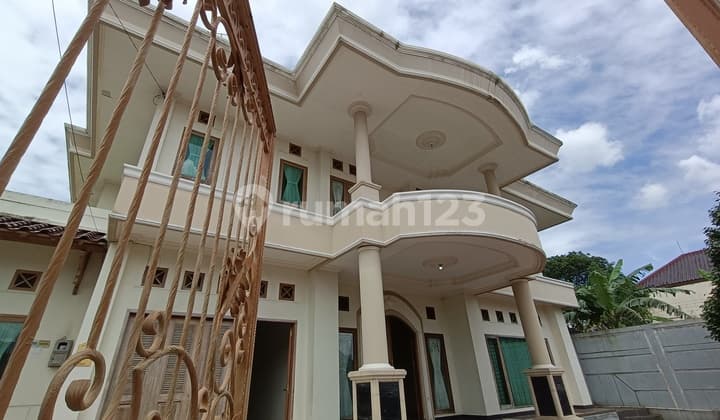 Rumah tingkat mewah dekat kampus Unsoed Purwokerto